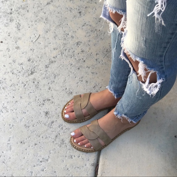 CLEARANCE-FIRM‼️5🌟Sugar Taupe Slip On’s - Picture 4 of 8